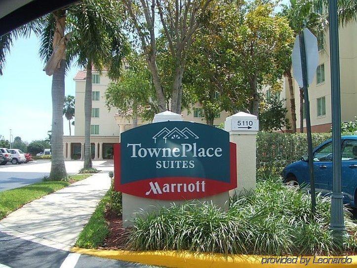 Towneplace Suites Boca Raton Exterior photo